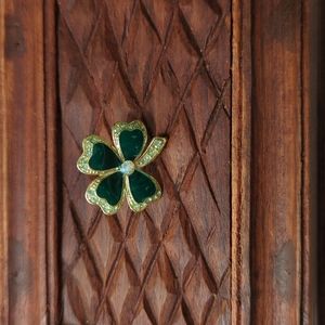 Shamrock Pin